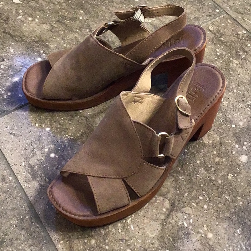 Latigo Iris tan leather sandals, 8.5 - Picture 14 of 16